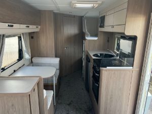 Picture of Compass Casita 586