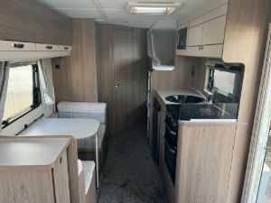 Picture of Compass Casita 586