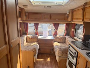 Picture of 2006 Compass Omega 484