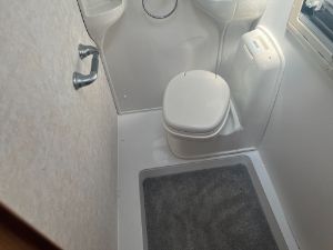 Picture of 2006 Compass Omega 484